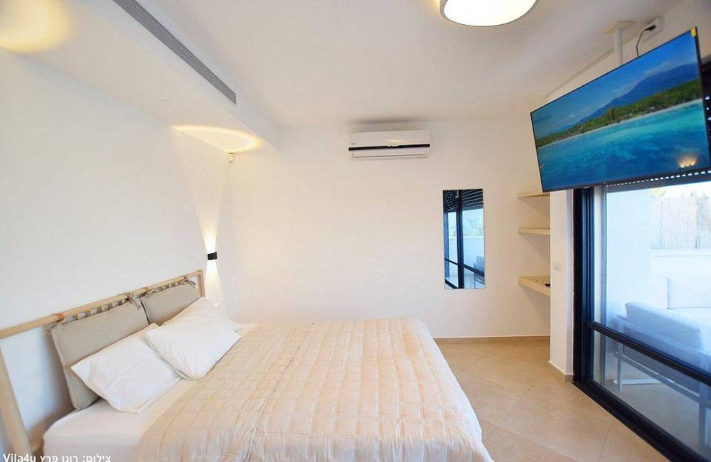 211296 גלרית פנים, מלרוז על הכנרת, וילה  במגדל וילות - Vila 4 U