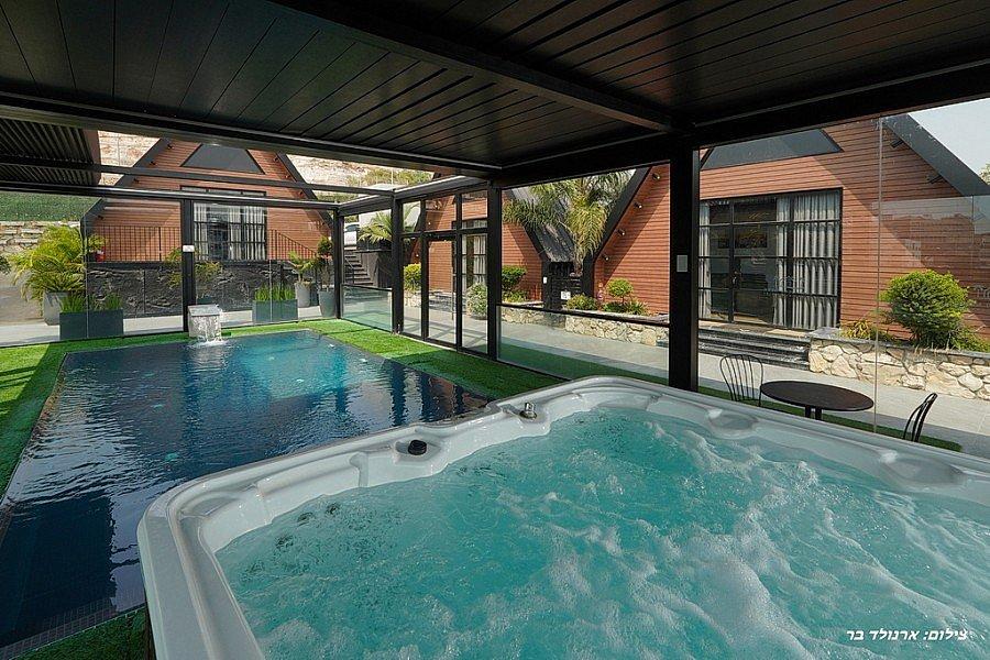 211533 גלרית חוץ, אחוזת קמפניה נירה - Campagna Nera, וילה  בירכא וילות - Vila 4 U