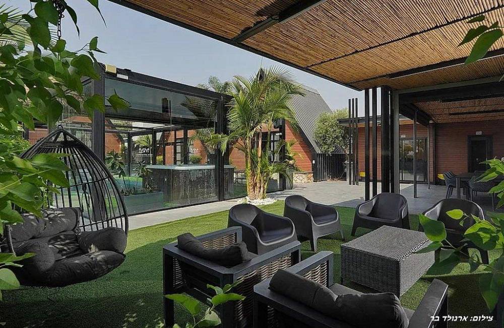 211545 גלרית חוץ, אחוזת קמפניה נירה - Campagna Nera, וילה  בירכא וילות - Vila 4 U