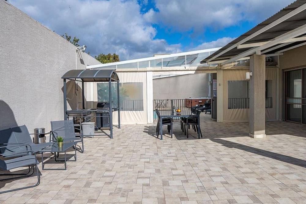 212338 מתחם החצר, אחוזת גליל, וילה  בספסופה וילות - Vila 4 U