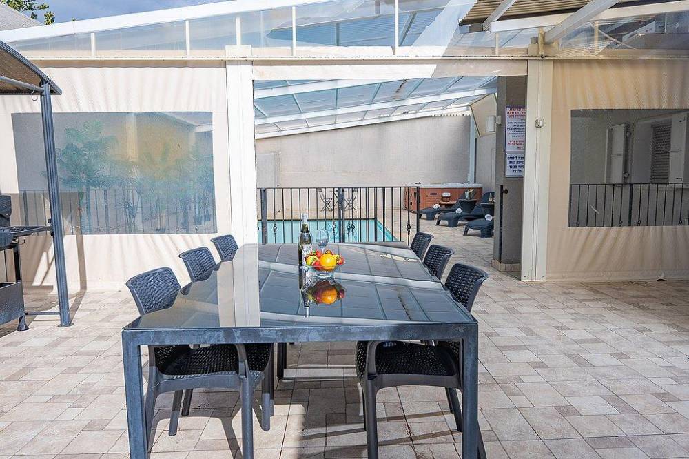 212341 מתחם החצר, אחוזת גליל, וילה  בספסופה וילות - Vila 4 U