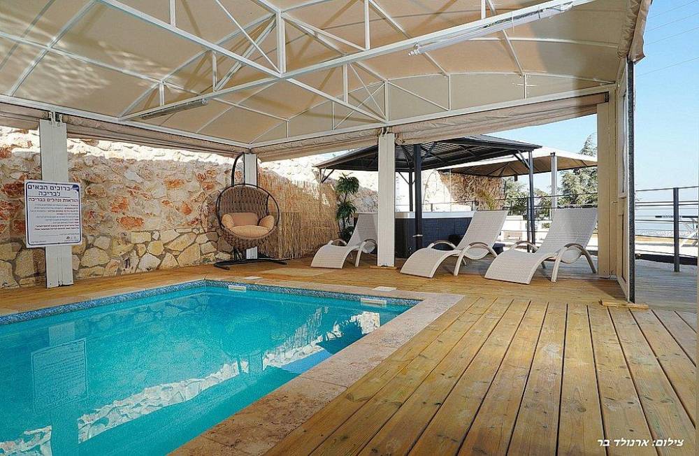 212433 גלרית חוץ, וילה קאלי, וילה  בנוף כנרת וילות - Vila 4 U