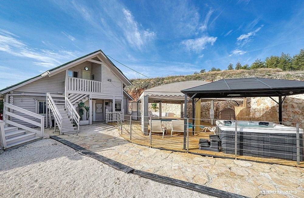 212436 גלרית חוץ, וילה קאלי, וילה  בנוף כנרת וילות - Vila 4 U