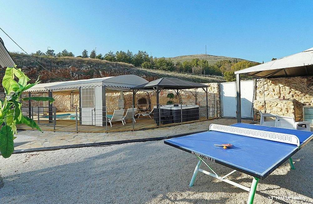 212437 גלרית חוץ, וילה קאלי, וילה  בנוף כנרת וילות - Vila 4 U