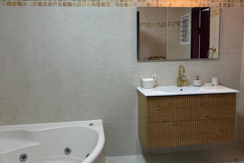 213651 גלרית פנים, וילה נוף להרים, וילה  בקרית שמונה וילות - Vila 4 U