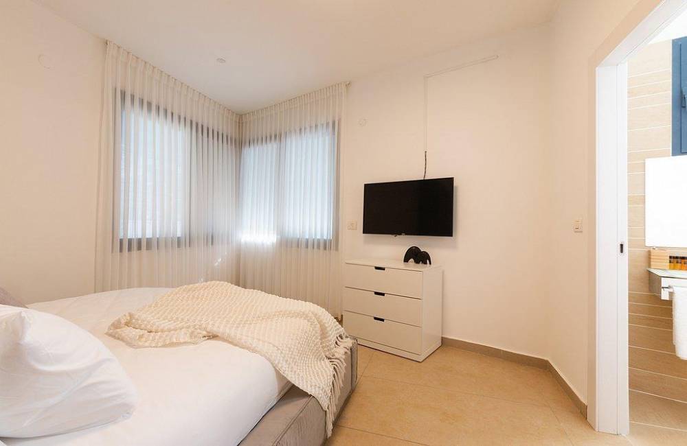 213915 גלרית פנים, וילה על הים בראשון, וילה  בראשון לציון וילות - Vila 4 U