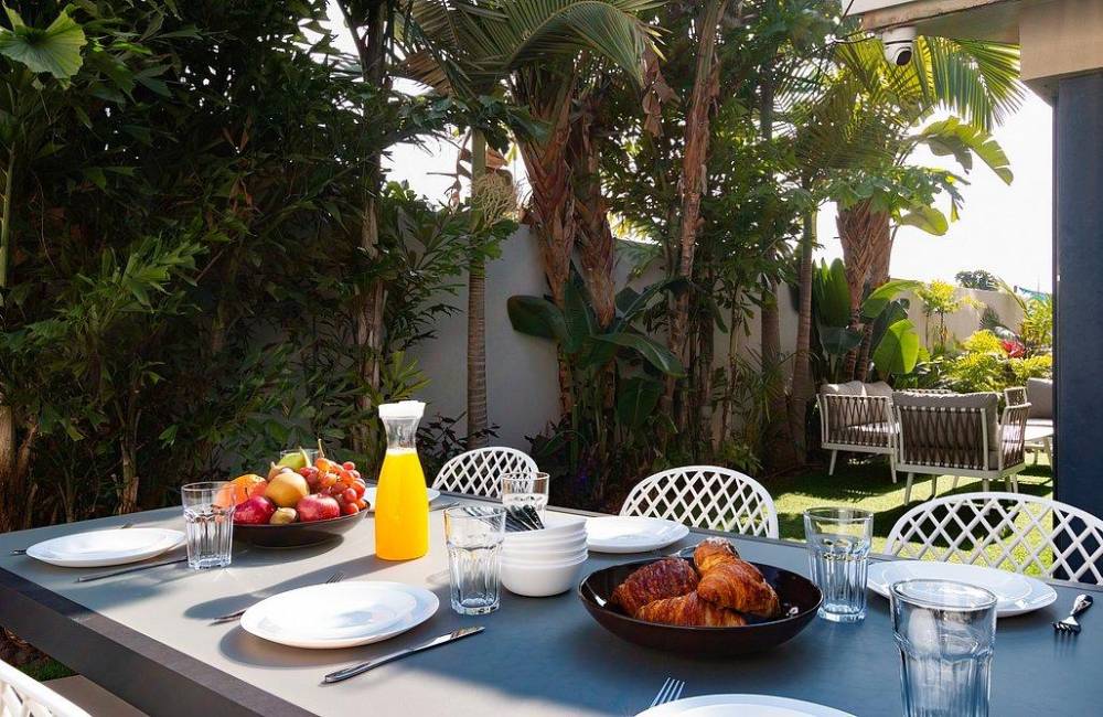 213973 גלרית חוץ, וילה על הים בראשון, וילה  בראשון לציון וילות - Vila 4 U