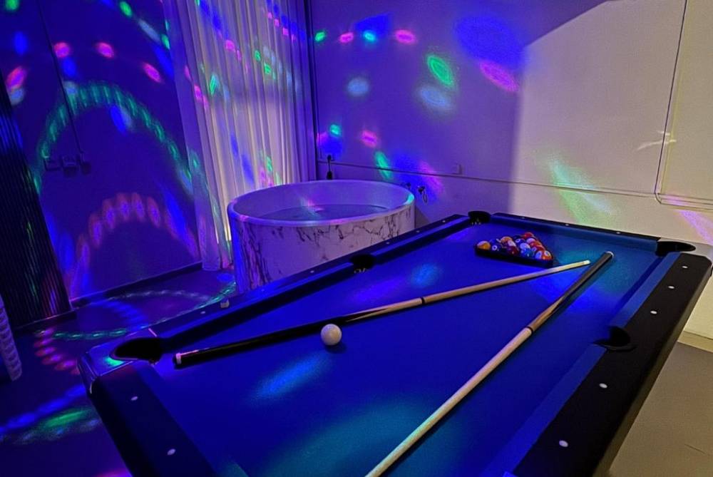 214465 סנוקר וג'קוזי, דרים סוויט | Dream Suite TLV, וילה  בתל אביב וילות - Vila 4 U