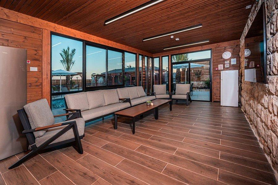 214678 גלרית פנים, אחוזת עץ הזית, וילה  בירכא וילות - Vila 4 U