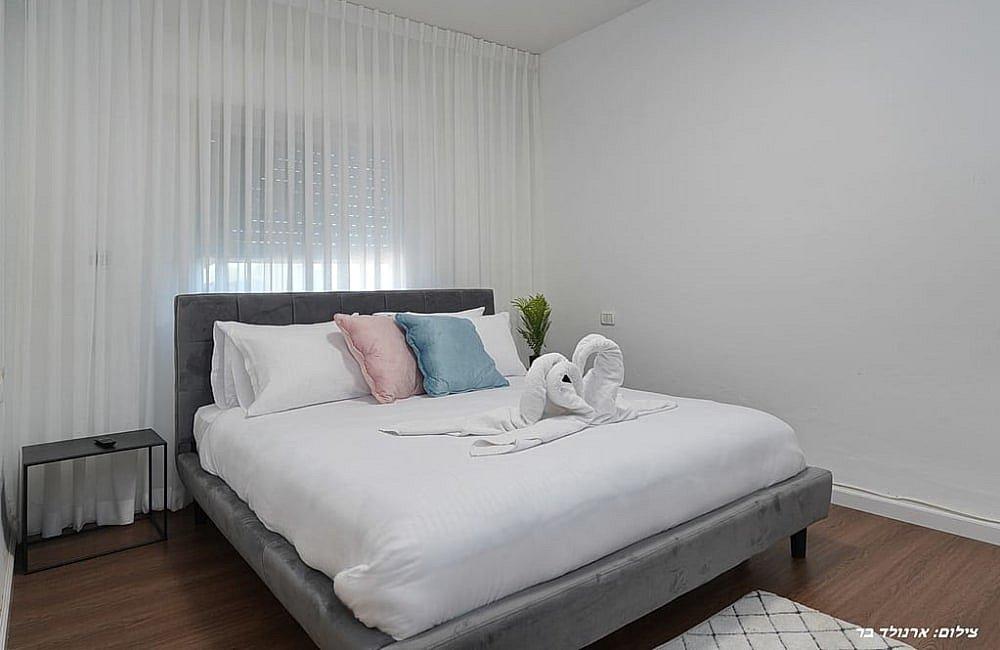 215477 גלרית פנים, וילה אופק, וילה  במנות וילות - Vila 4 U