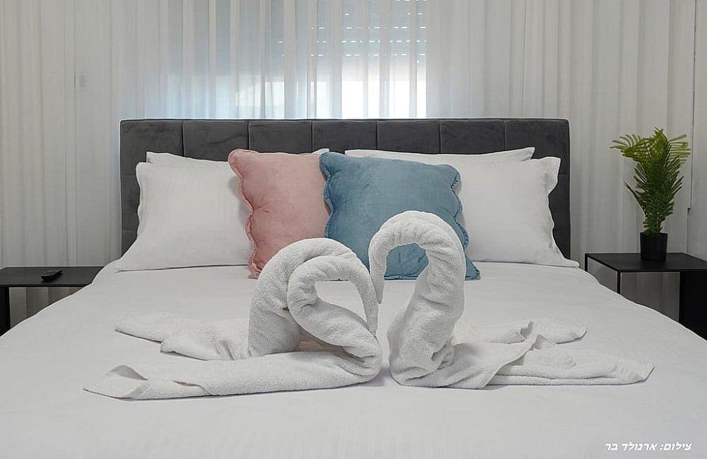 215480 גלרית פנים, וילה אופק, וילה  במנות וילות - Vila 4 U