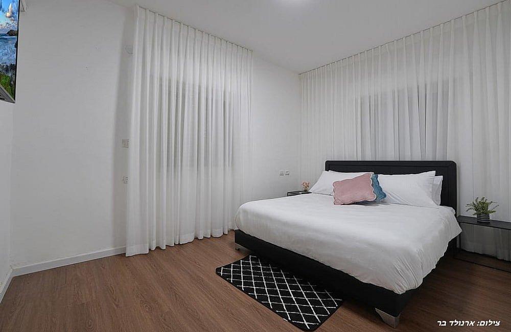 215482 גלרית פנים, וילה אופק, וילה  במנות וילות - Vila 4 U