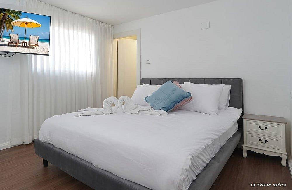 215483 גלרית פנים, וילה אופק, וילה  במנות וילות - Vila 4 U