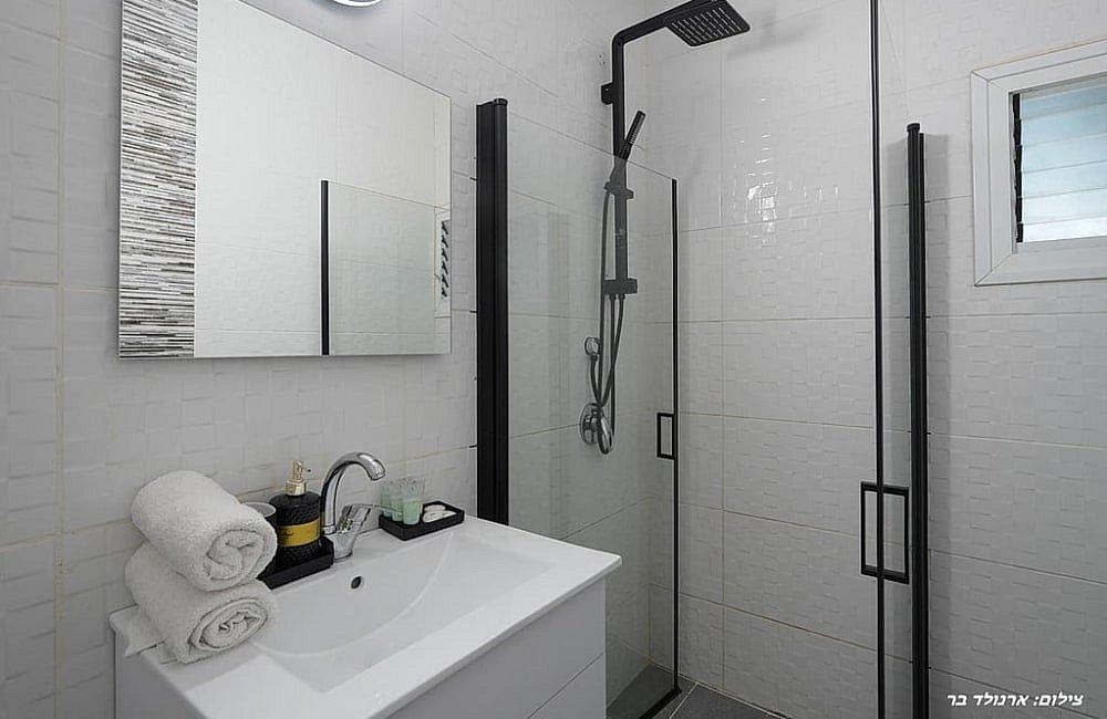 215484 גלרית פנים, וילה אופק, וילה  במנות וילות - Vila 4 U