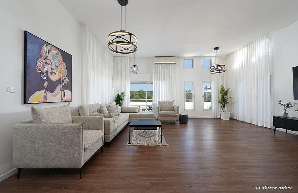 215485 גלרית פנים, וילה אופק, וילה  במנות וילות - Vila 4 U