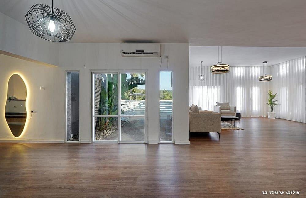 215489 גלרית פנים, וילה אופק, וילה  במנות וילות - Vila 4 U