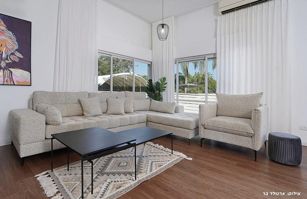 215494 גלרית פנים, וילה אופק, וילה  במנות וילות - Vila 4 U