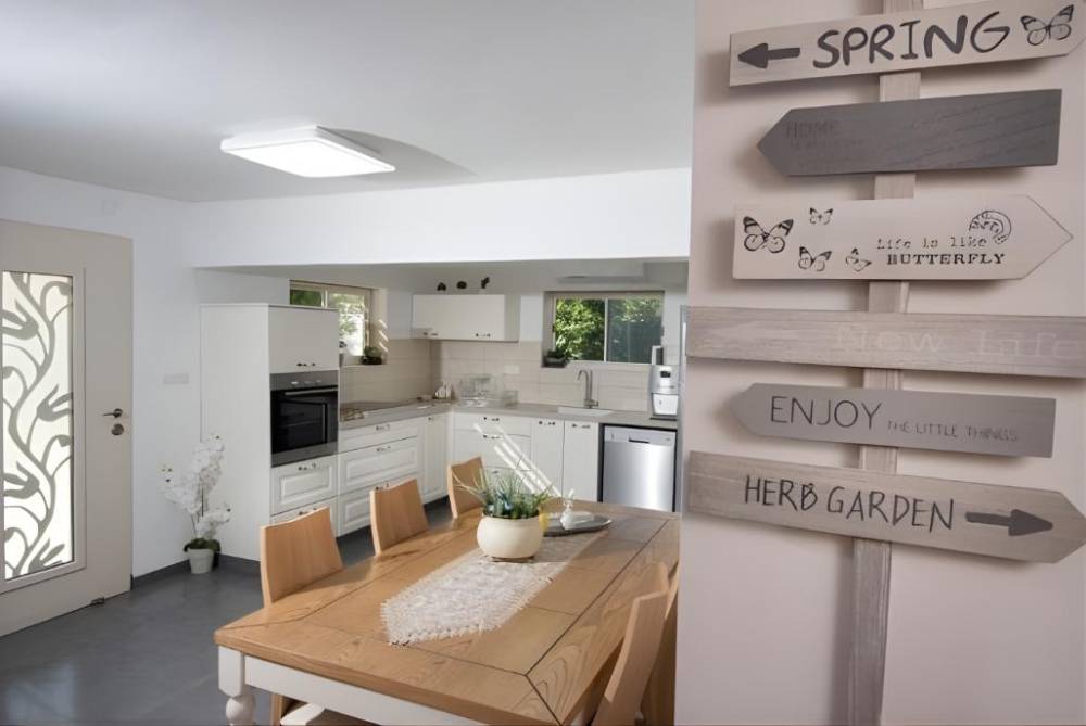 216053 המתחם הפנימי והחדרים, וילה גליו בגליל, וילה  בספסופה וילות - Vila 4 U