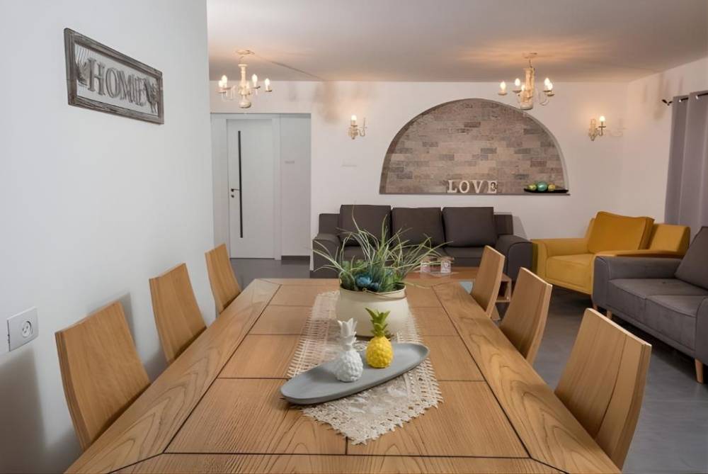 216054 המתחם הפנימי והחדרים, וילה גליו בגליל, וילה  בספסופה וילות - Vila 4 U