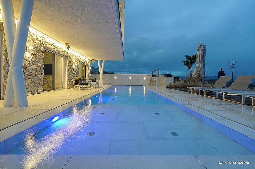 216281 סאן ריזורט - המתחם החיצוני בערב, סאן ריזורט, וילה  באמנון וילות - Vila 4 U