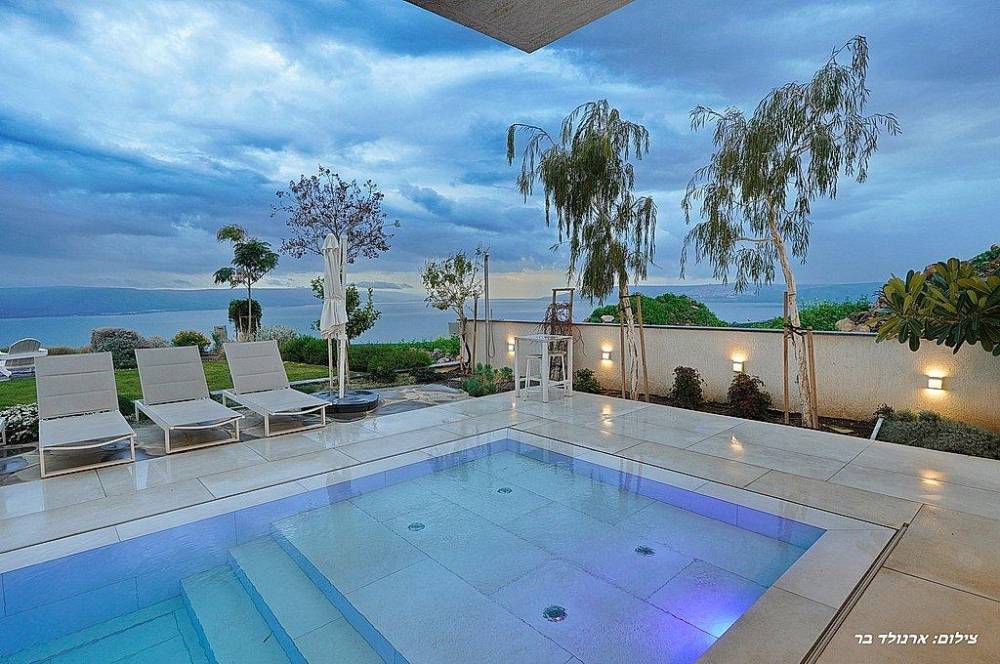 216283 סאן ריזורט - המתחם החיצוני בערב, סאן ריזורט, וילה  באמנון וילות - Vila 4 U