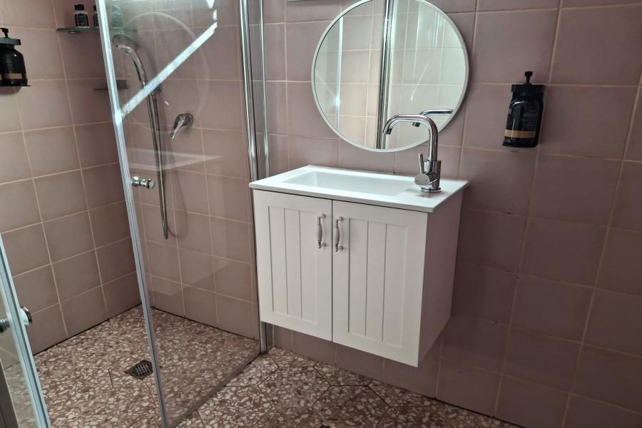 217114 יחידות אירוח עם ג'קוזי, כפר הים, וילה  בנתניה וילות - Vila 4 U