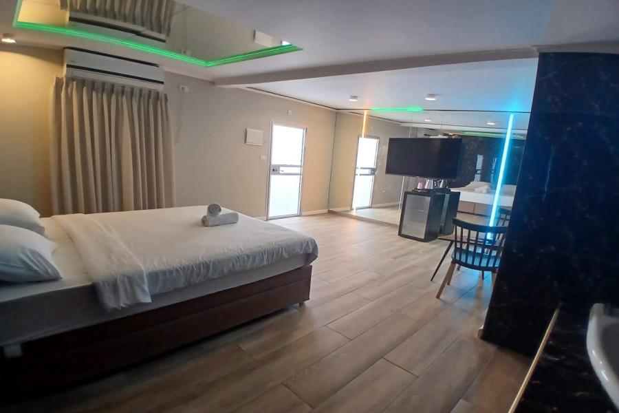 217116 יחידות אירוח עם ג'קוזי, כפר הים, וילה  בנתניה וילות - Vila 4 U