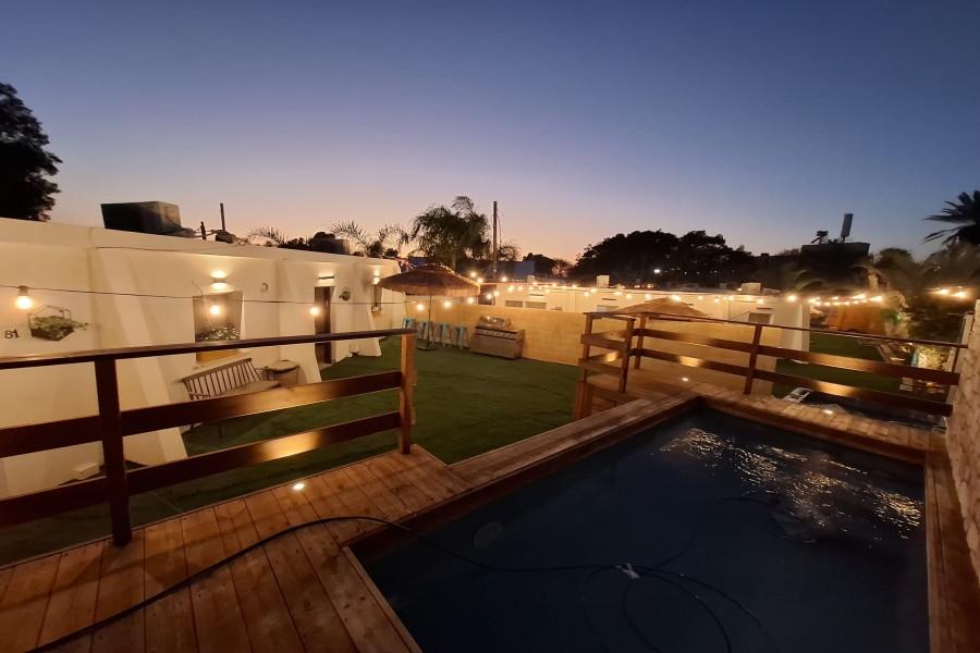 217138 מתחם חיצוני הבריכה והג'קוזי, כפר הים, וילה  בנתניה וילות - Vila 4 U