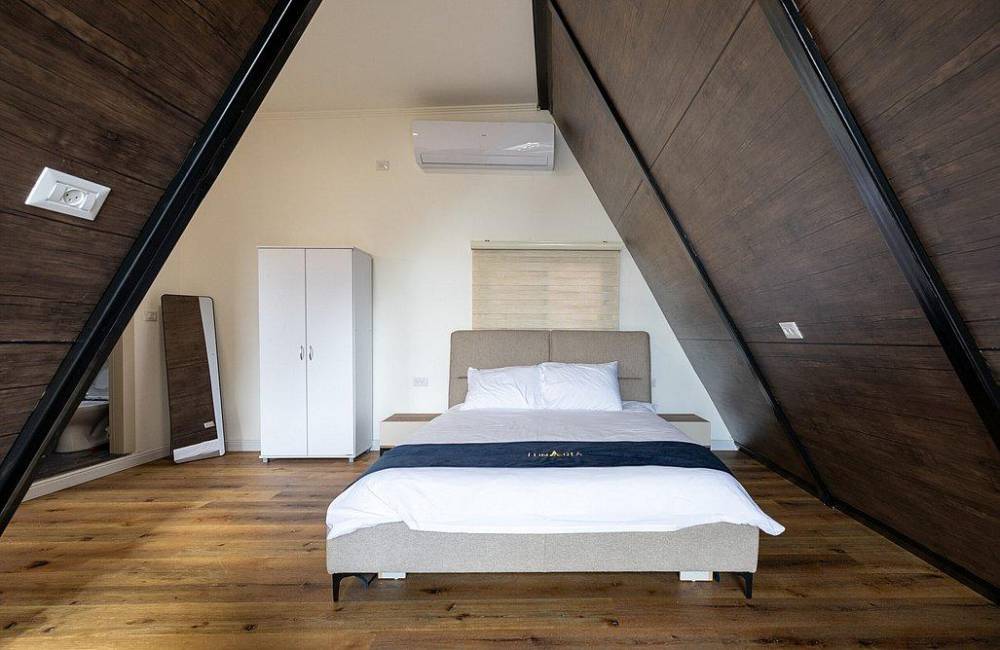 218656 הסוויטות במתחם, אחוזת לונריה, וילה  בירכא וילות - Vila 4 U