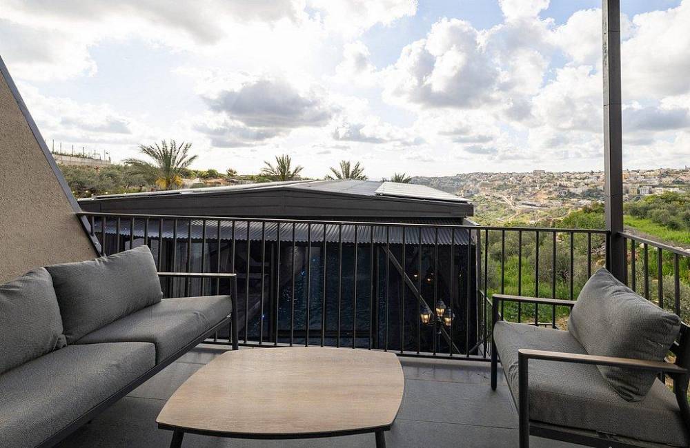 218663 מתחם חיצוני, אחוזת לונריה, וילה  בירכא וילות - Vila 4 U