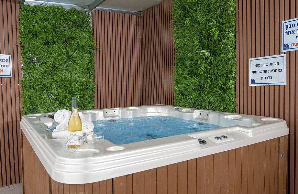 218858 מתחם חיצוני, וילה ספא ריש, וילה  בירכא וילות - Vila 4 U