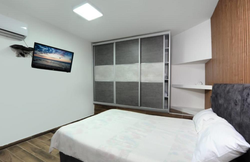 219039 סוויטה משפחתית גדולה, אחוזת מרלו - MERLOT, וילה  בדלתון וילות - Vila 4 U