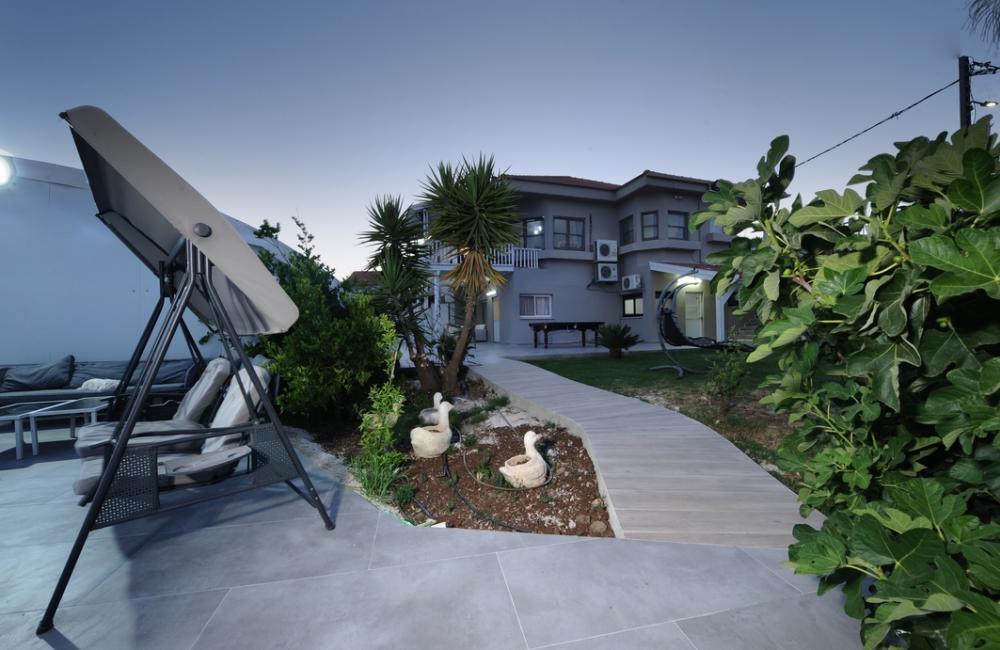 219065 המתחם החיצוני, אחוזת מרלו - MERLOT, וילה  בדלתון וילות - Vila 4 U