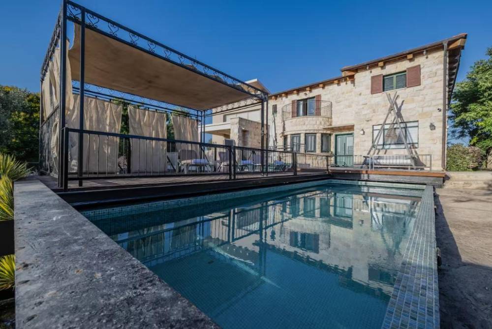 229589 מתחם הבריכה, אחוזת בלו ביי נתניה - Blue Bay Mansion, וילה  בנתניה וילות - Vila 4 U
