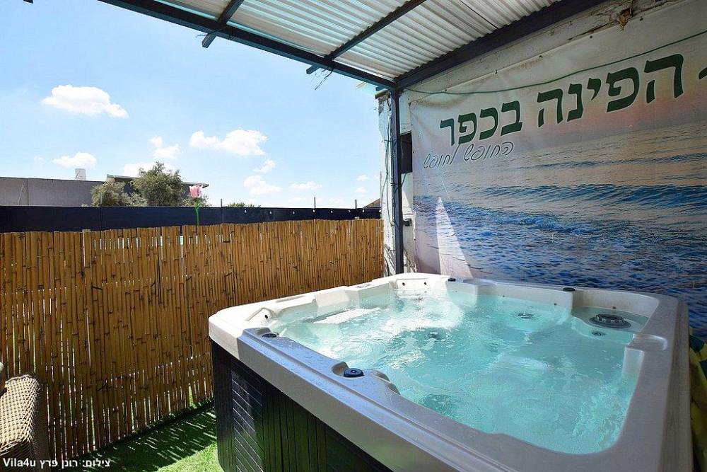 229758 המתחם החיצוני, הפינה בכפר, וילה  בגפן וילות - Vila 4 U