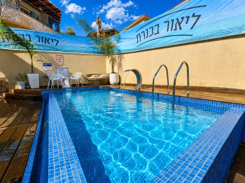 231399 המתחם החיצוני, ליאור בכנרת, וילה  במגדל וילות - Vila 4 U