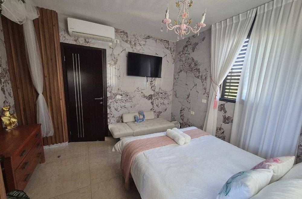 239737 גלרית פנים, צ'יל וילה - Chill Villa, וילה  באשקלון וילות - Vila 4 U