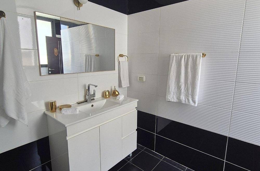239743 גלרית פנים, צ'יל וילה - Chill Villa, וילה  באשקלון וילות - Vila 4 U