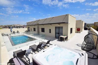 וידאו - וילה דיזאייר בוטיק