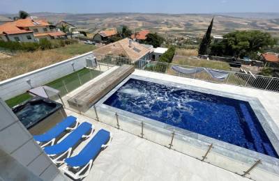 וילה לבנה יבנאל