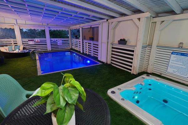 שקד באופק - וילה בוטיק