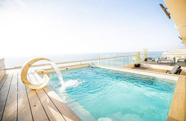 פנטהאוז יורו מרינה